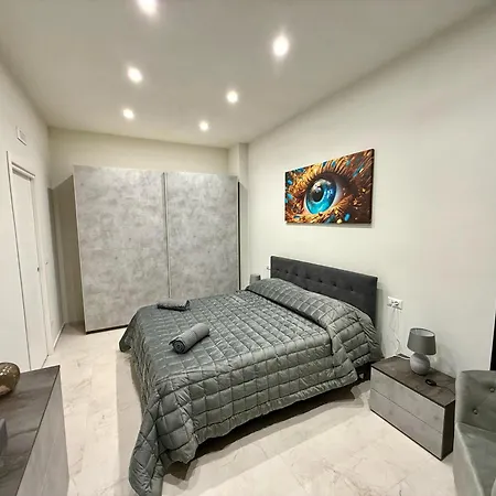 Apartament Mirror