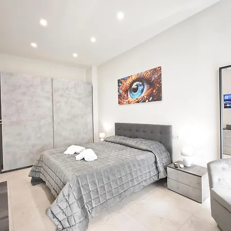 Apartament Mirror *