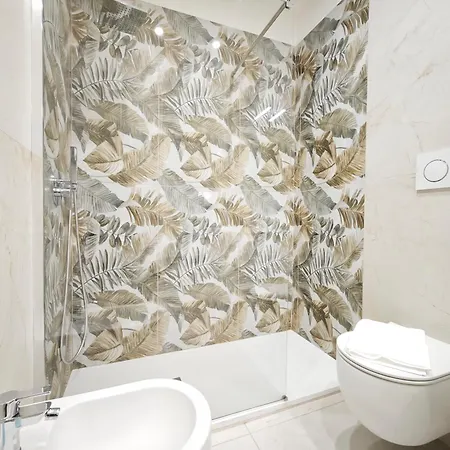 Mirror Apartament *