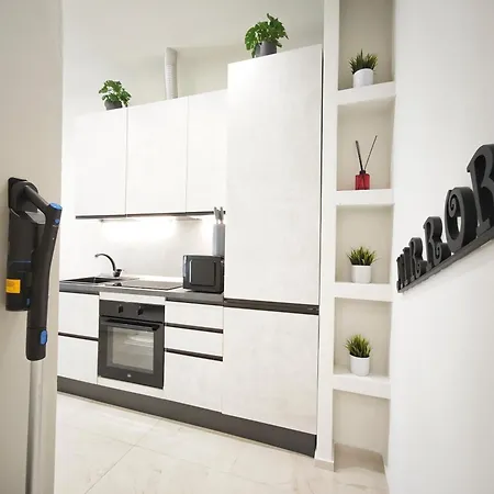 Apartament Mirror Bari