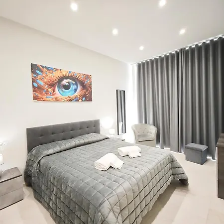Apartament Mirror