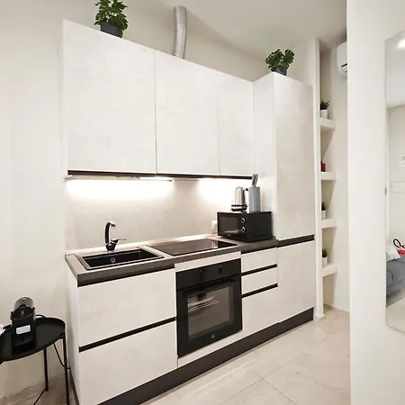 Mirror Apartament